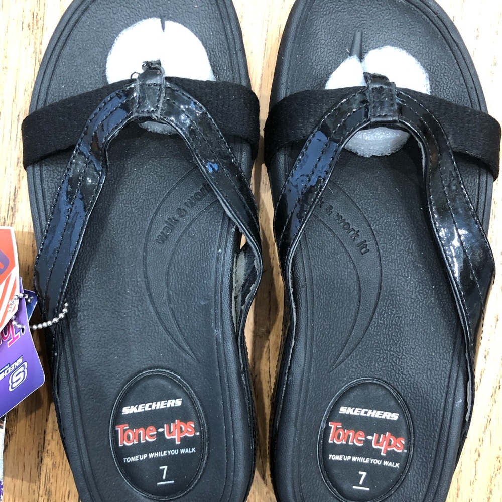 Skechers Womens Black Tone-Ups Flip Flops Size 7